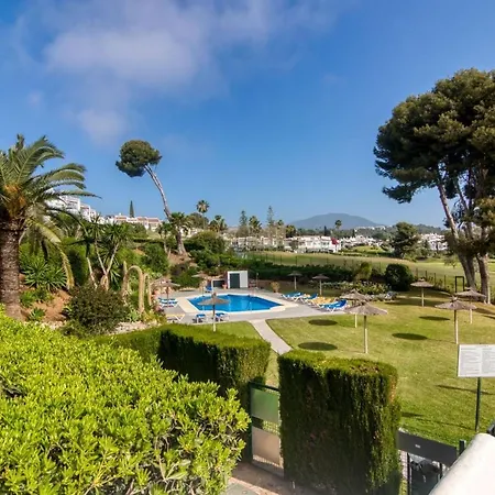 En Aloha Con Golf Y Piscina En Puerto Banus Marbella