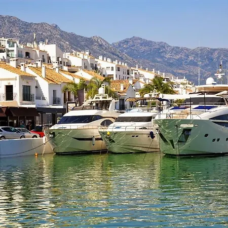 Apartment En Aloha Con Golf Y Piscina En Puerto Banus Marbella