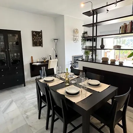 Daire En Aloha Con Golf Y Piscina En Puerto Banus Marbella