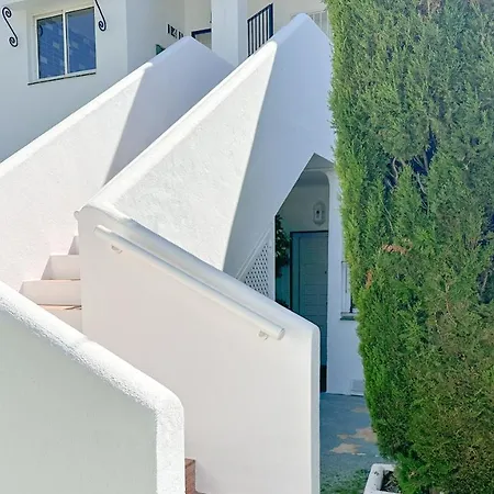 En Aloha Con Golf Y Piscina En Puerto Banus