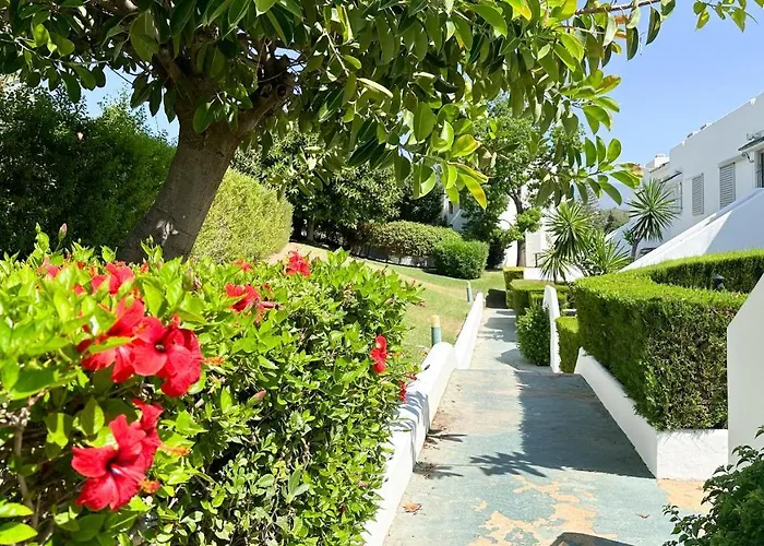 En Aloha Con Golf Y Piscina En Puerto Banus Daire Marbella