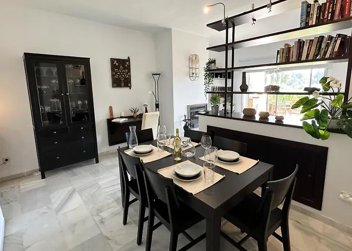 Daire En Aloha Con Golf Y Piscina En Puerto Banus Marbella